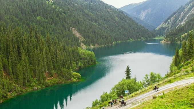 Objek wisata Kazakhstan dengan Pesona Keindahan Alam Memukau