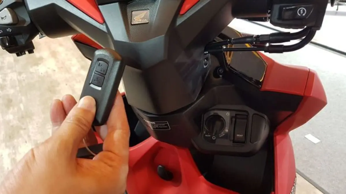 Tips mengaktifkan Smart Key motor Honda terbilang cukup praktis dan mudah. Smart Key System sendiri termasuk salah satu teknologi terbaru dari Honda.