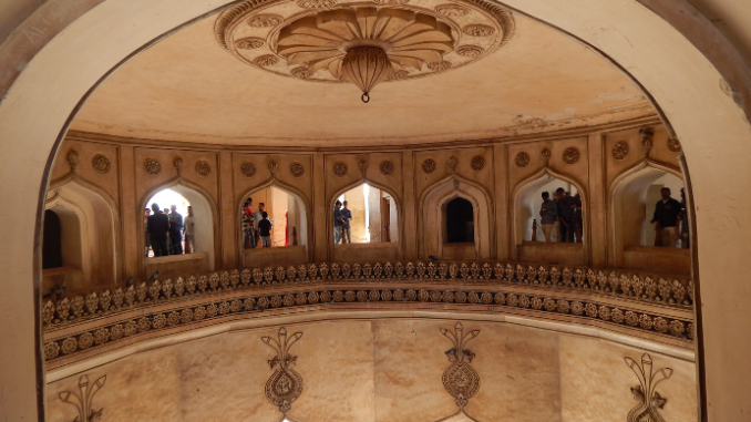 Sejarah Menara Charminar di India adalah salah satu hal yang menarik untuk dikulik karena ini termasuk salah satu simbol kejayaan Islam India.